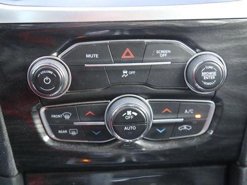 Used 2019 Chrysler 300 Touring w/ Sport Appearance Package image 16