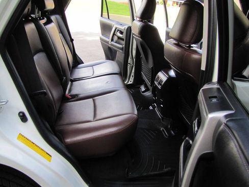 Used 2015 Toyota 4Runner Limited AWD/4WD image 19