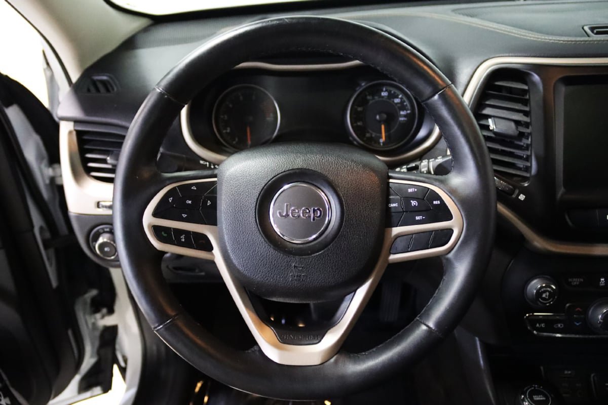 Used 2017 Jeep Cherokee High Altitude AWD/4WD image 35