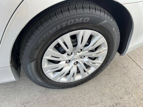 Used 2012 Toyota Camry LE FWD image 8