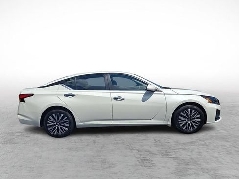 Used 2023 Nissan Altima 2.5 SV AWD/4WD image 7