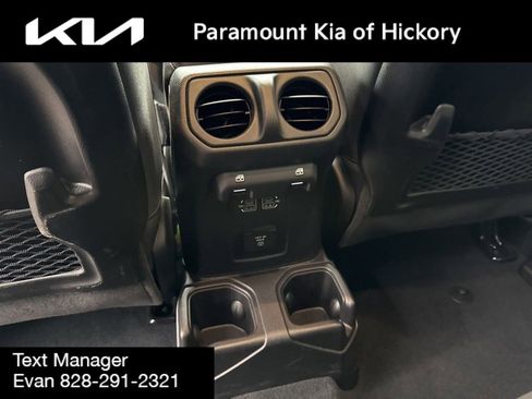 Used 2024 Jeep Gladiator Mojave w/ Technology Group image 15