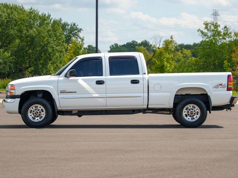Used 2004 GMC Sierra 2500 SLE w/ Heavy-Duty Power Package AWD/4WD image 8