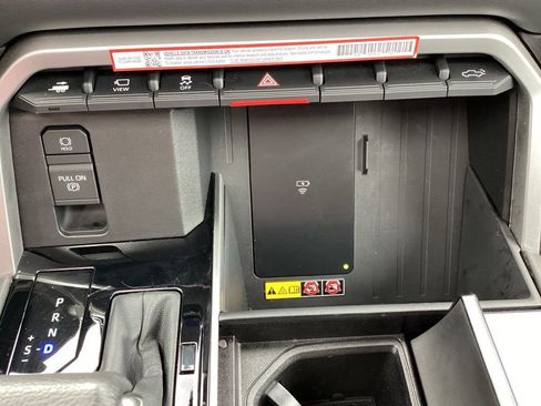 Used 2025 Toyota Tundra Platinum AWD/4WD image 18