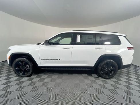 New 2025 Jeep Grand Cherokee L Altitude RWD image 5