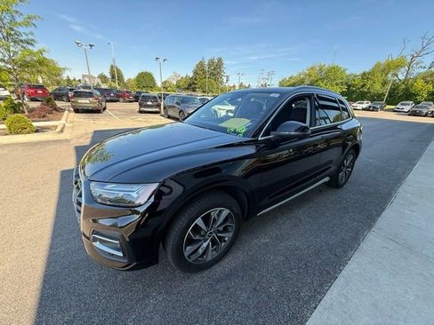 Used 2021 Audi Q5 2.0T Premium Plus w/ Premium Plus Package AWD/4WD image 6