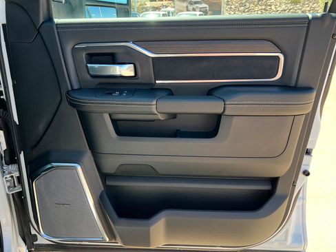New 2026 RAM 2500 Laramie AWD/4WD image 22