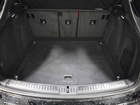 Certified 2025 Porsche Macan image 41