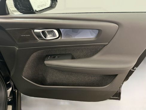 Used 2023 Volvo C40 P8 Recharge Ultimate AWD/4WD image 35