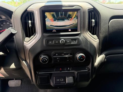 Used 2021 Chevrolet Silverado 2500 Custom w/ Infotainment Package AWD/4WD image 8