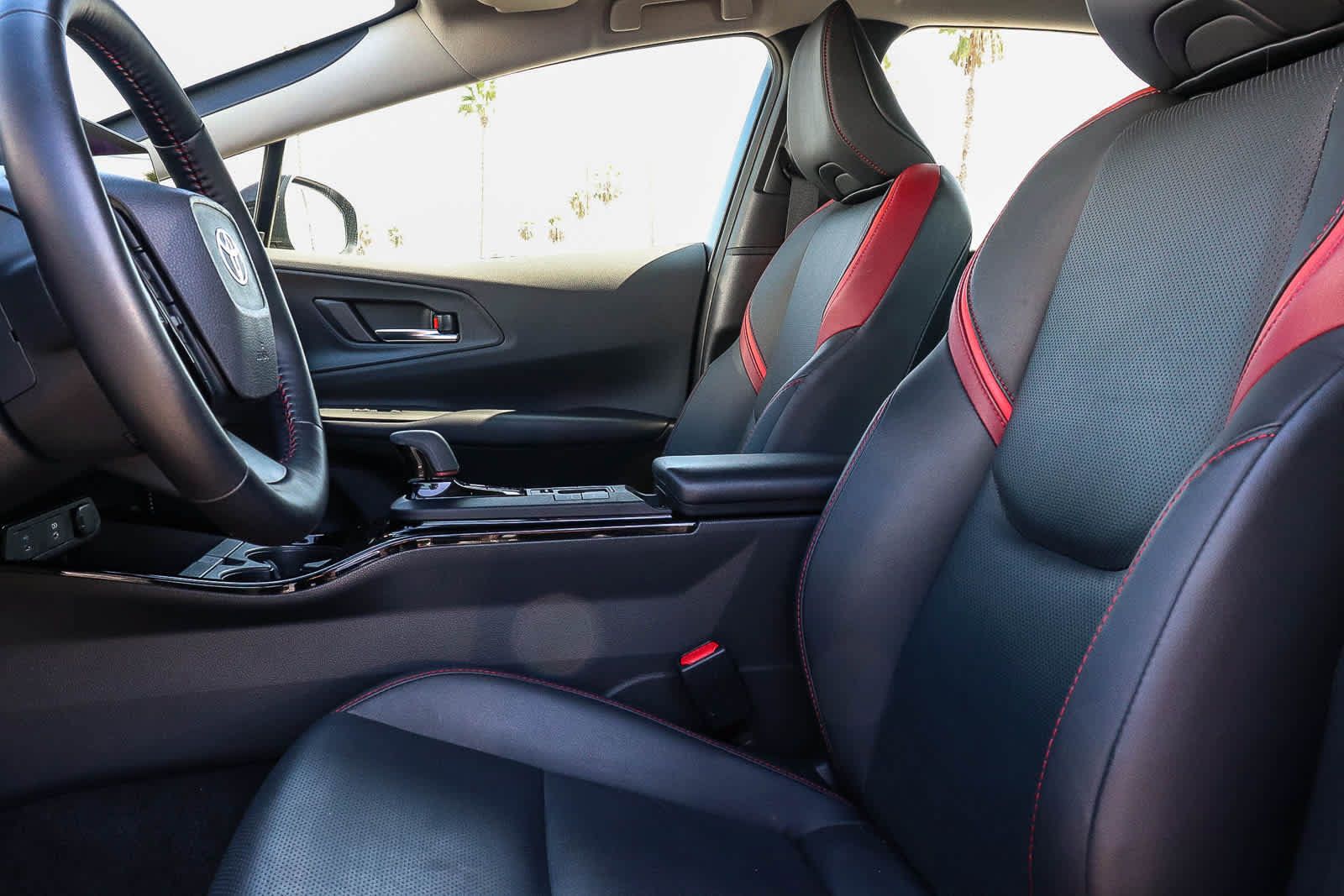 Used 2024 Toyota Prius Prime FWD image 26