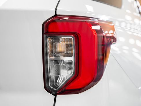 Certified 2024 Ford Explorer ST w/ Equipment Group 401A image 18