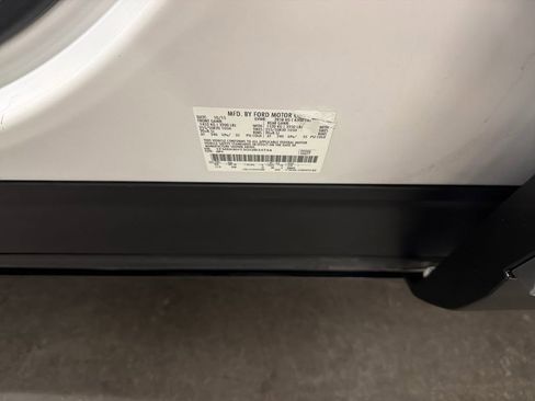 Used 2016 Ford Explorer Platinum image 31