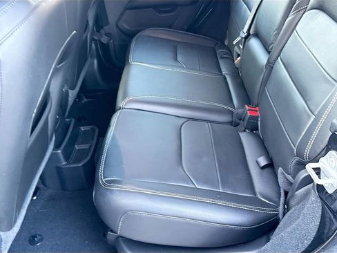 Used 2021 Jeep Wrangler Unlimited Sahara image 28