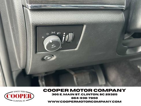 Used 2018 Jeep Grand Cherokee Overland image 29