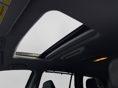Used 2018 Honda Pilot Touring image 13