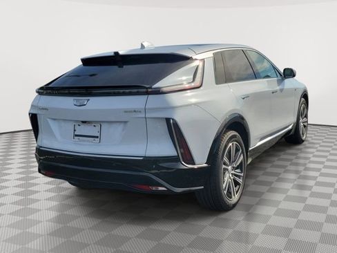 New 2026 Cadillac Lyriq Luxury AWD/4WD image 6