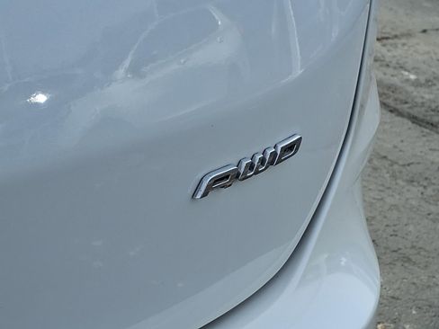 Used 2023 Ford Edge Titanium w/ Class II Trailer Tow Package image 9