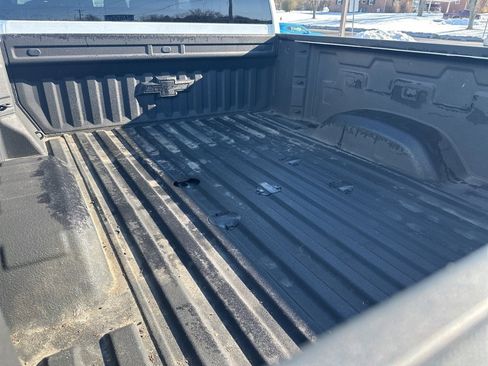 Used 2024 Chevrolet Silverado 2500 LT image 9