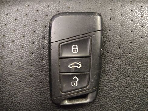 Used 2020 Volkswagen Jetta SE FWD image 32