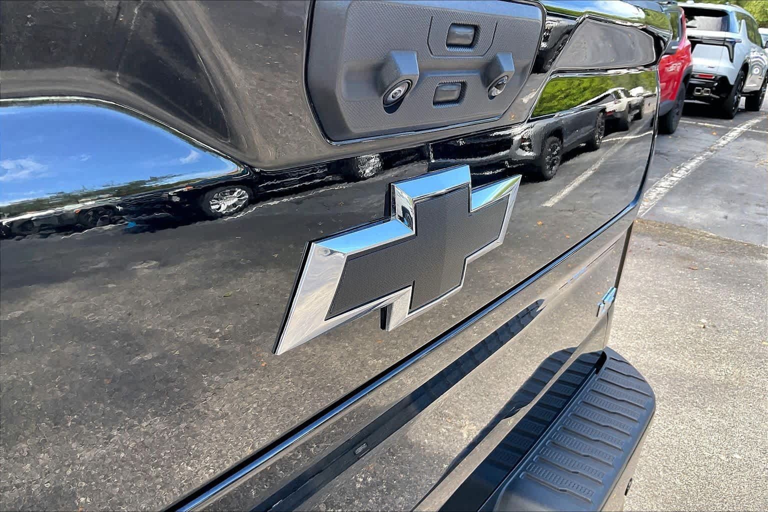 Certified 2025 Chevrolet Silverado 2500 LTZ w/ Z71 Chrome Sport Edition AWD/4WD image 9