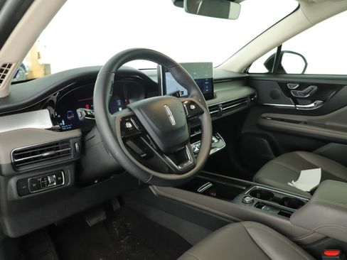 Used 2024 Lincoln Corsair FWD w/ Equipment Group 101A image 4