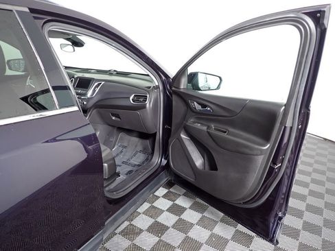 Used 2020 Chevrolet Equinox LT image 38