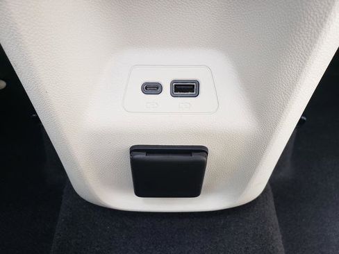 Used 2022 Buick Envision Avenir w/ Technology Package II AWD/4WD image 15