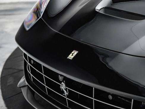 Used 2017 Ferrari F12 Berlinetta RWD image 37