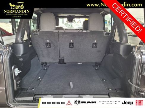Certified 2025 Jeep Wrangler Unlimited Rubicon w/ Convenience Group AWD/4WD image 19
