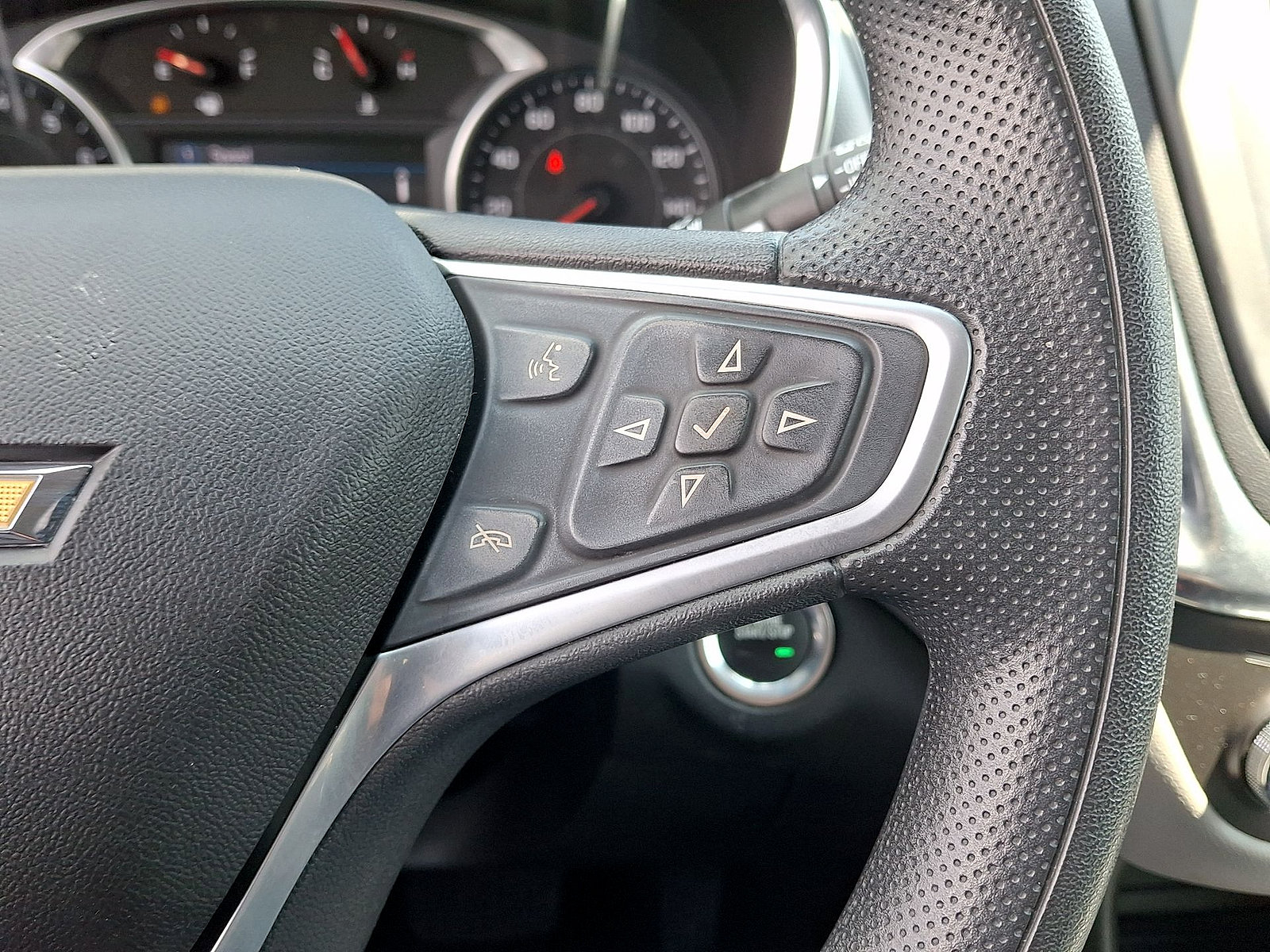Used 2022 Chevrolet Equinox LT FWD image 18