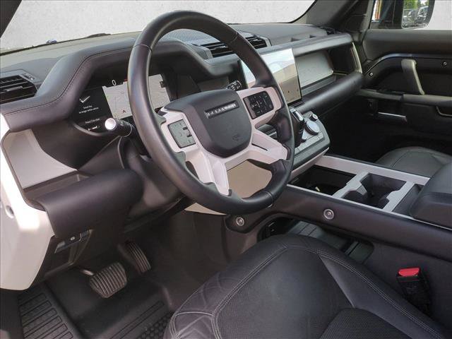 Certified 2025 Land Rover Defender 110 X-Dynamic SE AWD/4WD image 9