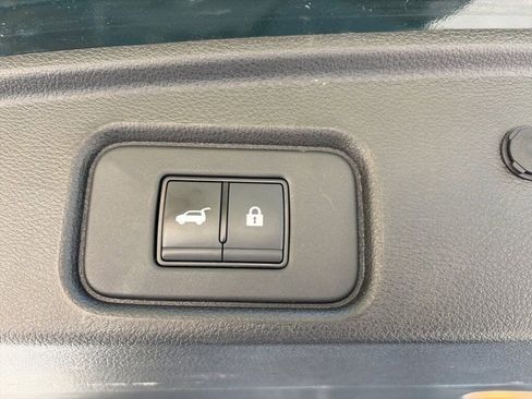 Certified 2024 Nissan Pathfinder SL image 14