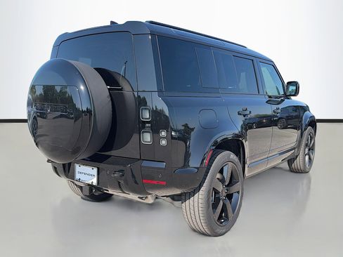 New 2026 Land Rover Defender 110 X-Dynamic SE AWD/4WD image 5