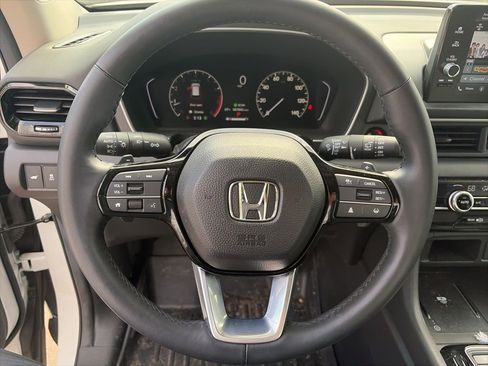 Used 2025 Honda Pilot EX-L image 11