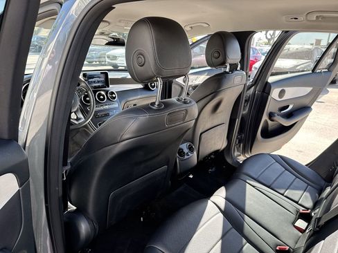 Used 2019 Mercedes-Benz GLC 300 image 35