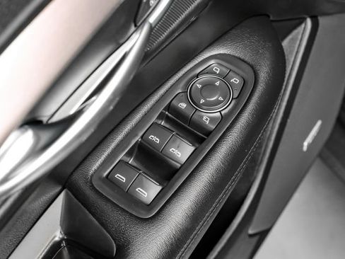 Used 2019 Cadillac XT5 Premium Luxury w/ Advanced Security Package FWD image 35