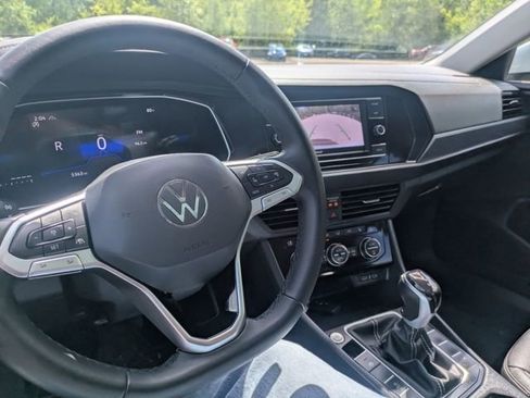 Used 2024 Volkswagen Jetta SE w/ Panoramic Sunroof Package image 35