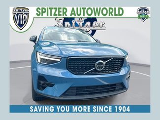 Used 2023 Volvo XC40 B5 Plus w/ Driver Assist Package AWD/4WD video 1