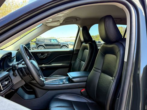 Certified 2022 Lincoln Aviator AWD w/ Elements Package image 17