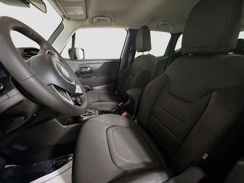 Used 2021 Jeep Renegade Latitude image 19