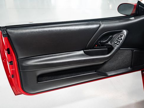 Used 2002 Chevrolet Camaro Z28 w/ SS Performance/Appearance Pkg image 18