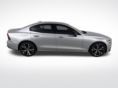 Used 2025 Volvo S60 B5 Core FWD image 2
