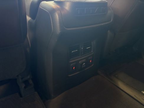 Used 2018 Nissan Titan Platinum Reserve image 13