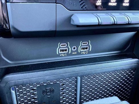 Used 2025 RAM 1500 Lone Star image 32