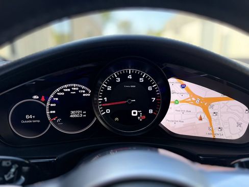 Used 2018 Porsche Panamera 4S AWD/4WD image 34