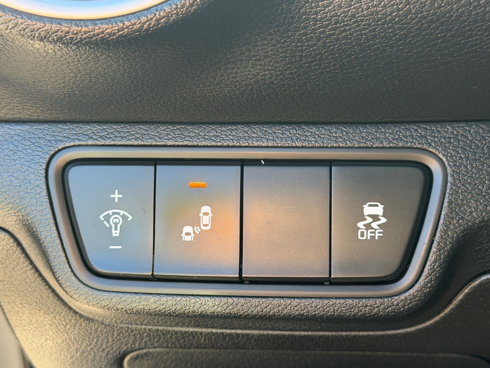 Certified 2024 Kia Forte GT-Line FWD image 31