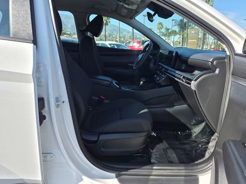 Used 2025 Hyundai Tucson SE image 33