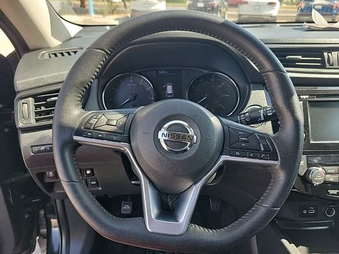 Used 2019 Nissan Rogue SV AWD/4WD image 22