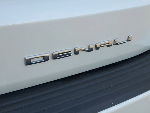 Certified 2023 GMC Yukon XL Denali image 39